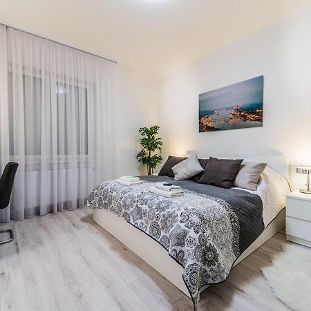 Abc Apartment Будапеща Екстериор снимка